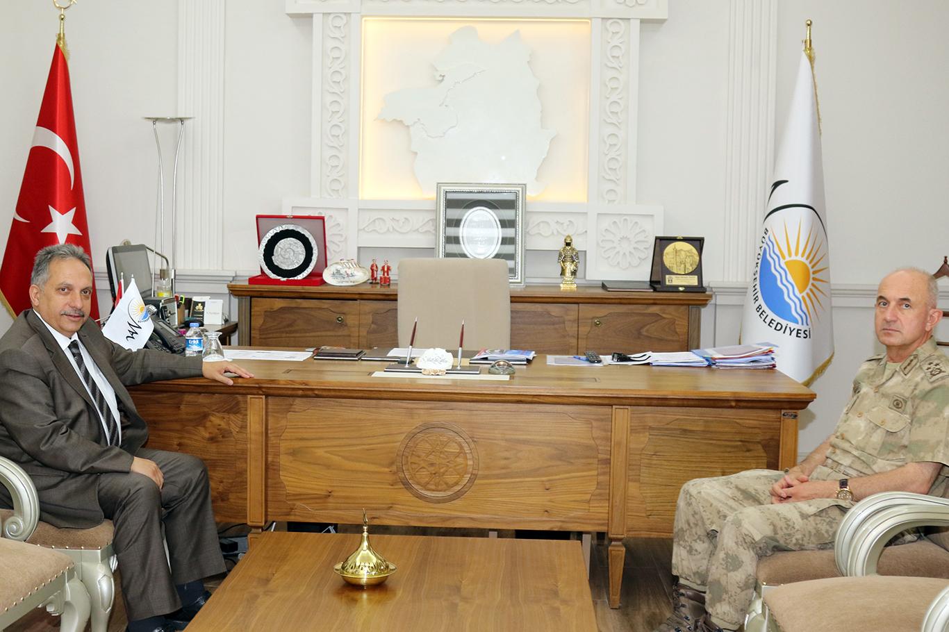 Korgeneral Karataş'tan Büyükşehir’e ziyaret